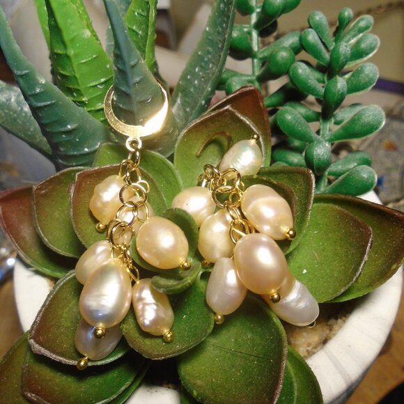 Peach Puff Pearl Dangle earrings, Lucky 7 freshwater potato pearls on huggie - Picture 5 of 7
